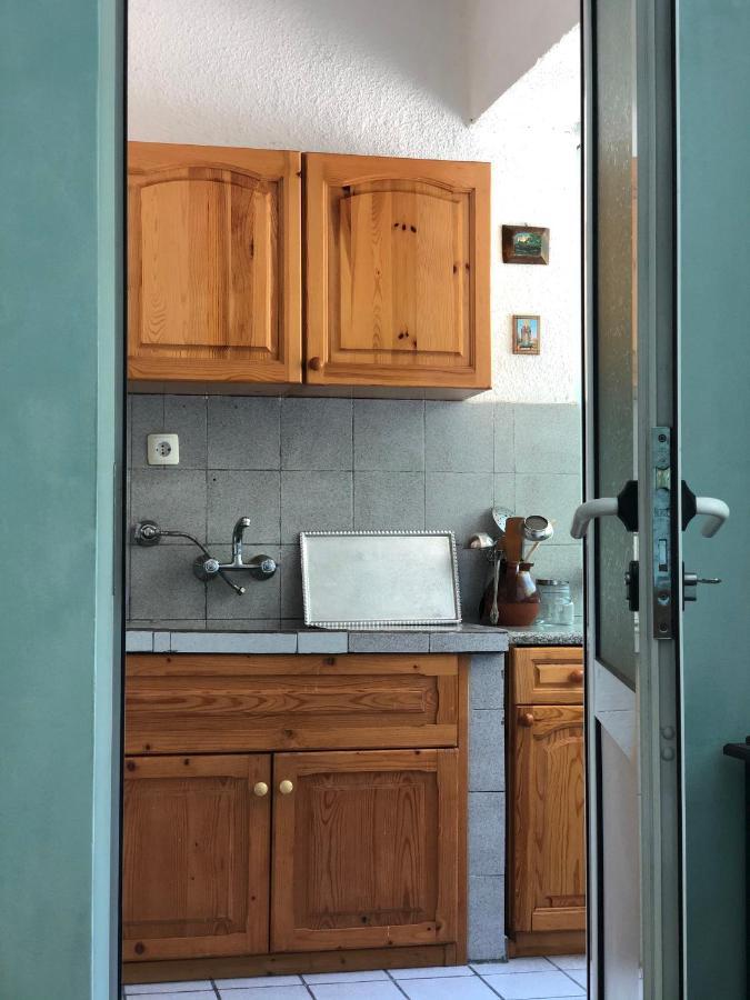 Compact City Center Apartment Kurdzhali Bagian luar foto